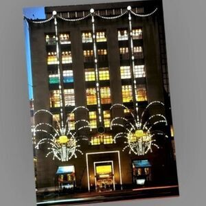 𝅺TIFFANY & Co. Flagship Store Holiday Art Print